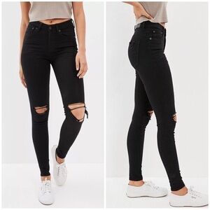 AMERICAN EAGLE Black Distressed Jegging